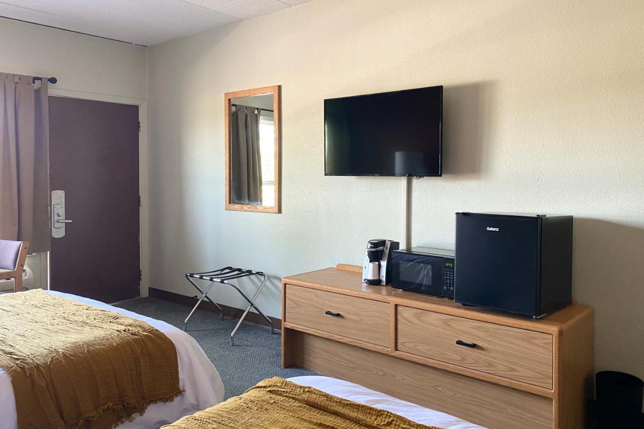 The Benson Motel - Benson, Mn - Us-12 Hwy Bagian luar foto